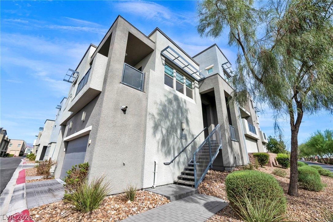 11238 Essence Point Avenue 202 — photo 4