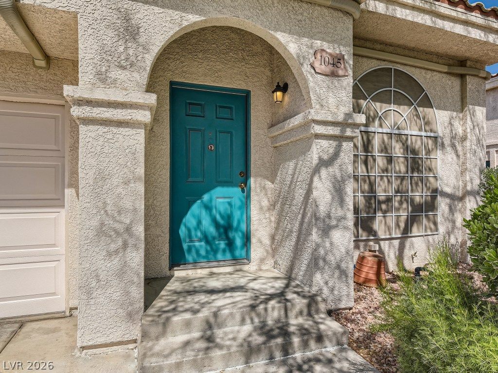 1045 Grammy Drive — photo 2 of 16