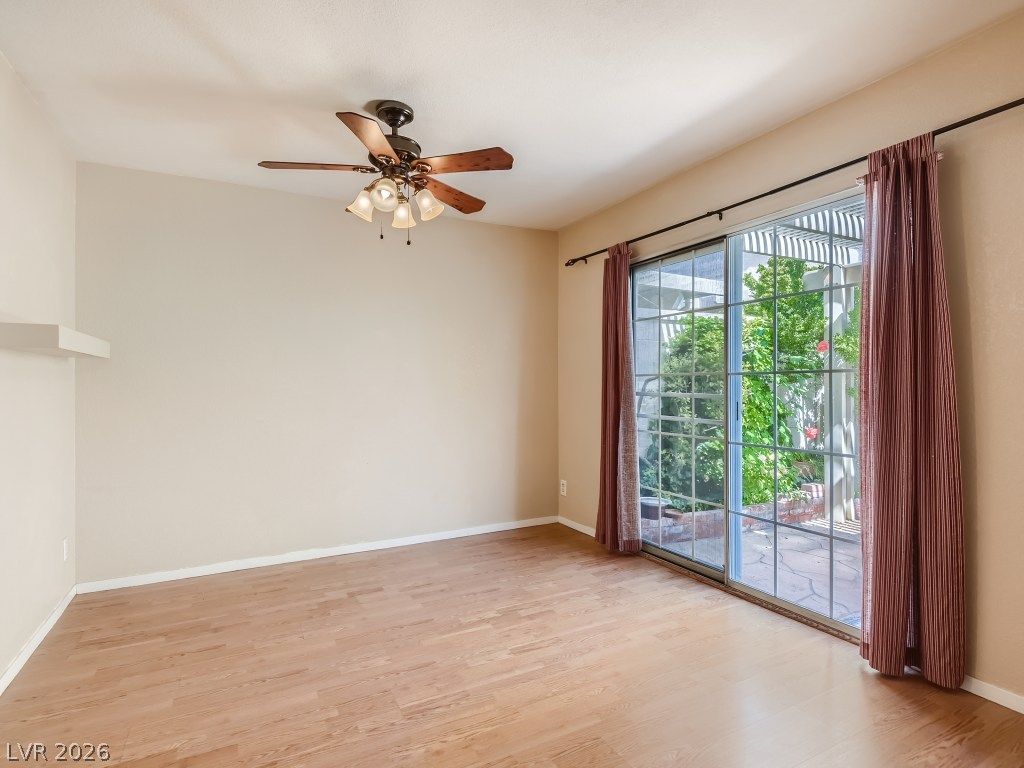 1045 Grammy Drive — photo 5 of 16
