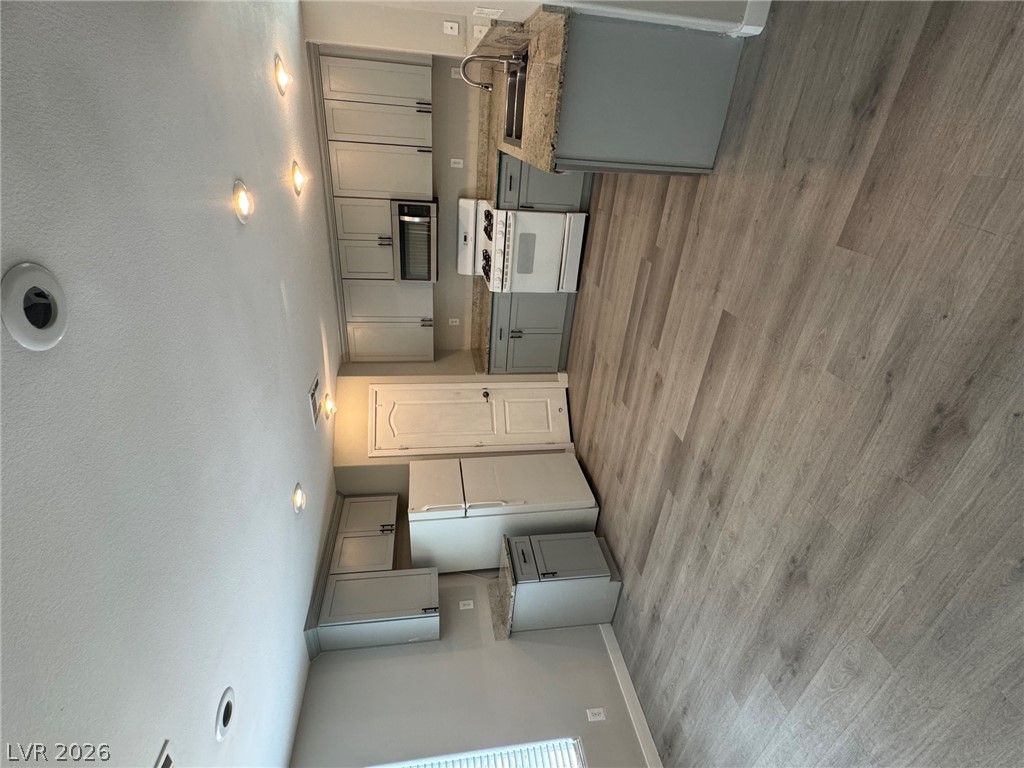 676 Magrath Street — photo 3 of 30