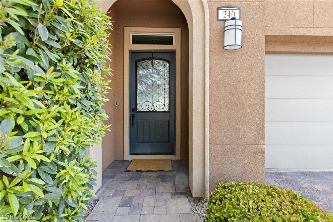 240 Castellari Drive — photo 4