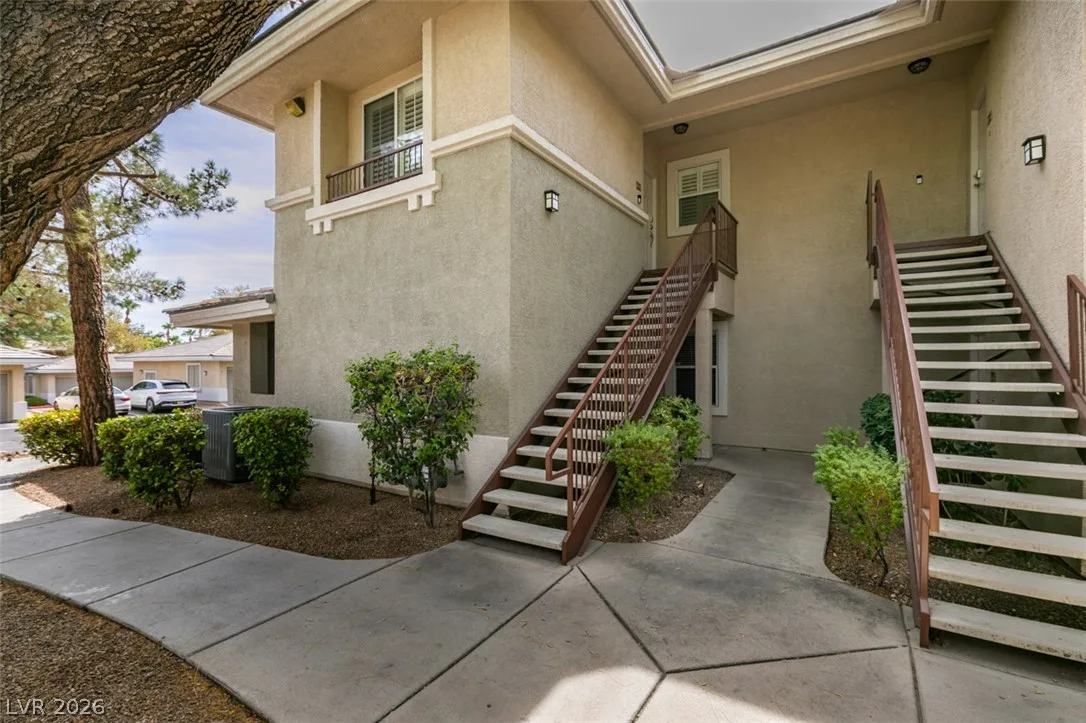 1008 Domnus Lane 102 — photo 5