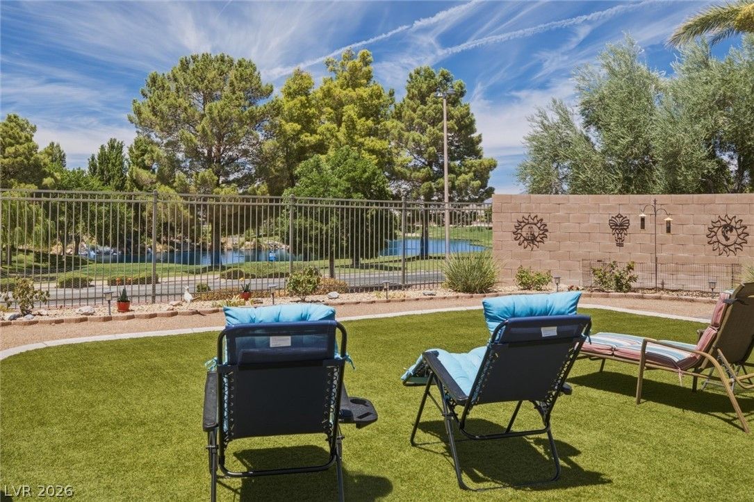 5910 East Alfano Avenue — photo 2