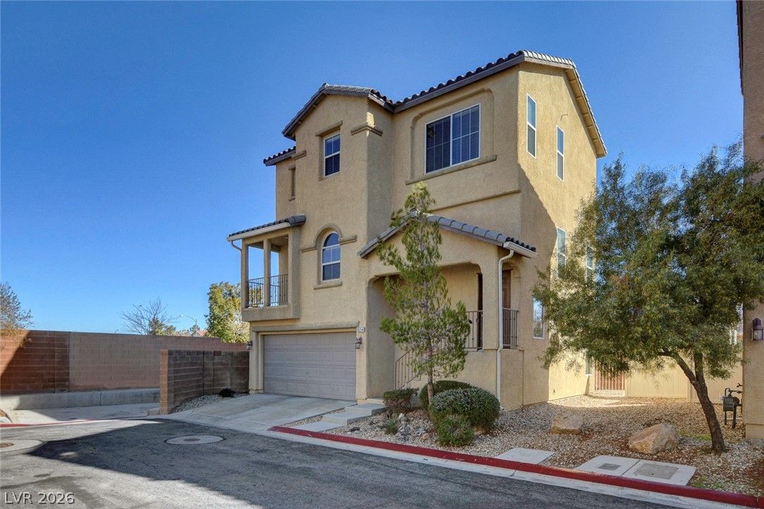 10254 Ladybug Bend Street — photo 2 of 39
