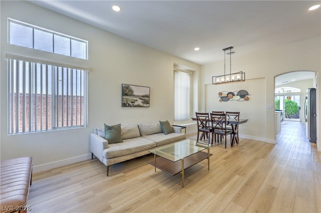 928 Autumn Royal Lane — photo 4 of 25