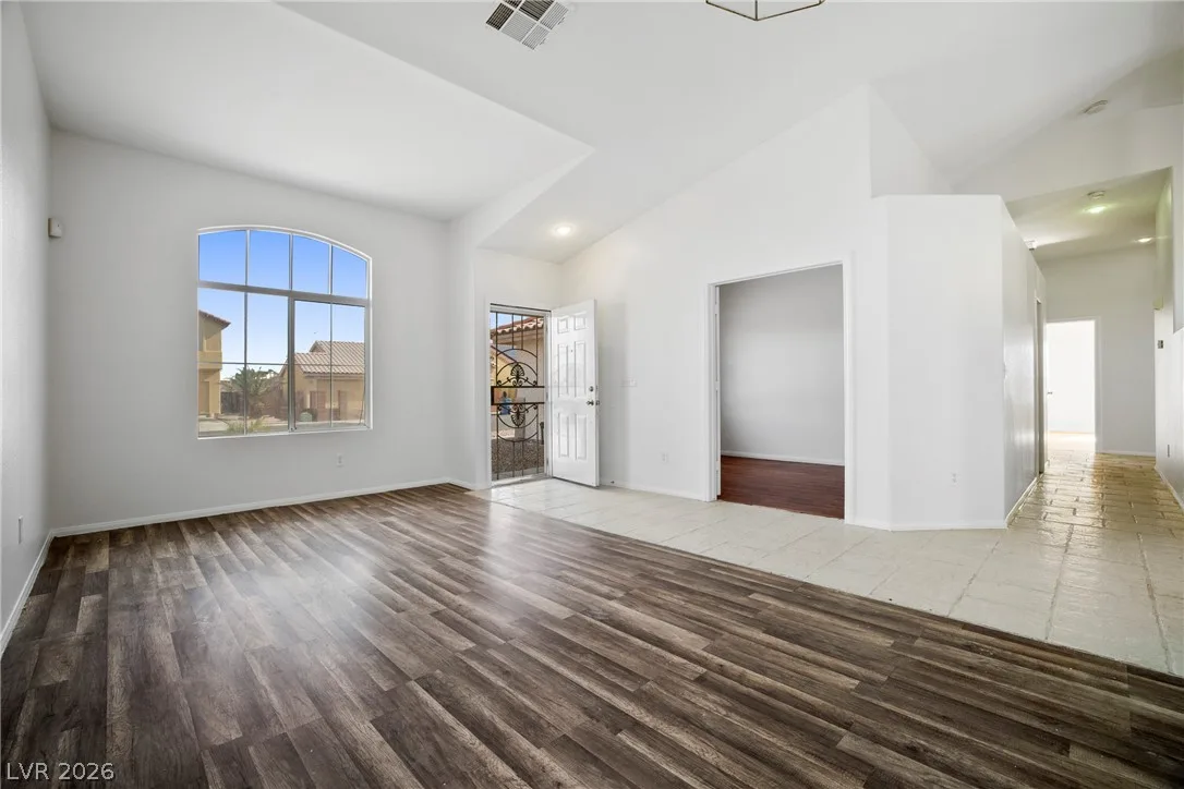 6525 Begonia Bay Avenue — photo 3