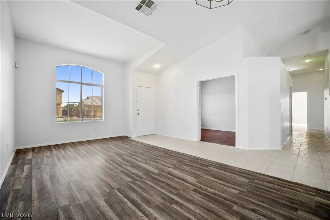 6525 Begonia Bay Avenue — photo 4