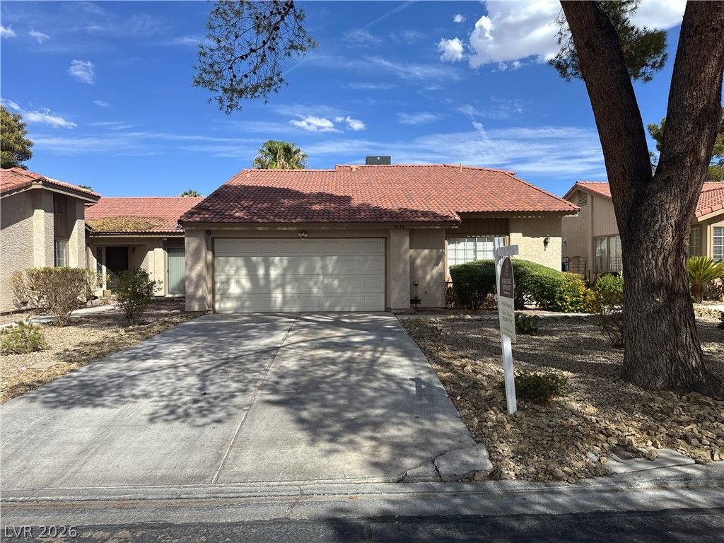 3618 Edinburgh Drive — photo 2 of 11