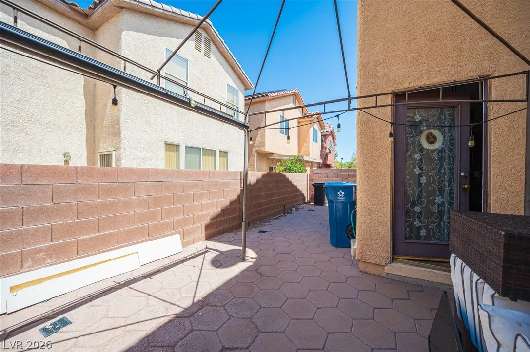 6882 Bronze Meadow Avenue — photo 5
