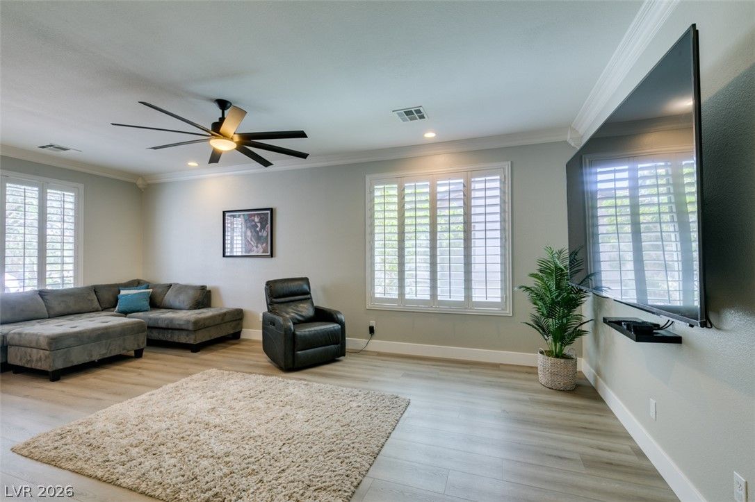 653 Bighorn Creek Street — photo 5