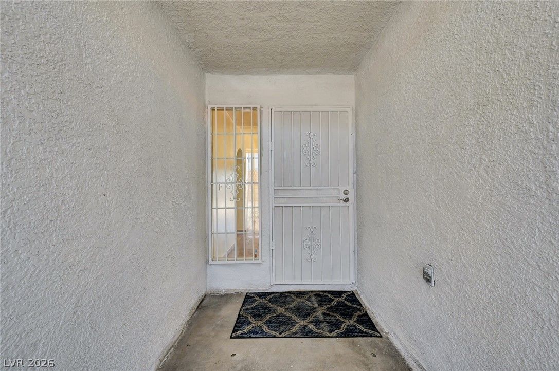 2739 East COLTON Avenue 0 — photo 4