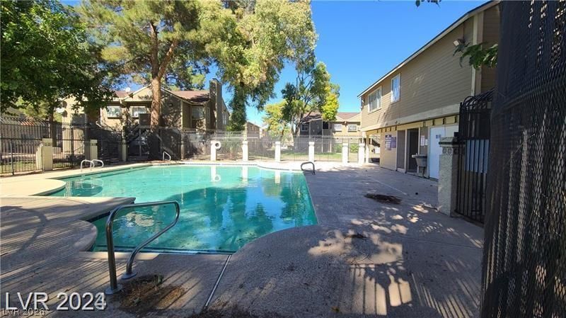 2707 Aarondavid Drive — photo 2