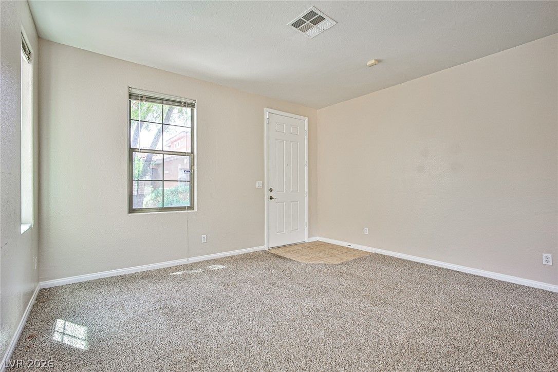 8022 Diamond Gorge Road — photo 5 of 37