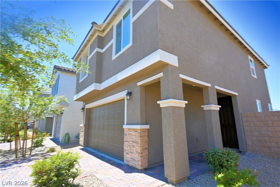 10205 Starlit Canyon Court — photo 2