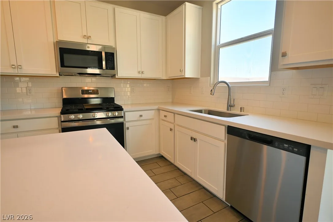 10205 Starlit Canyon Court — photo 4