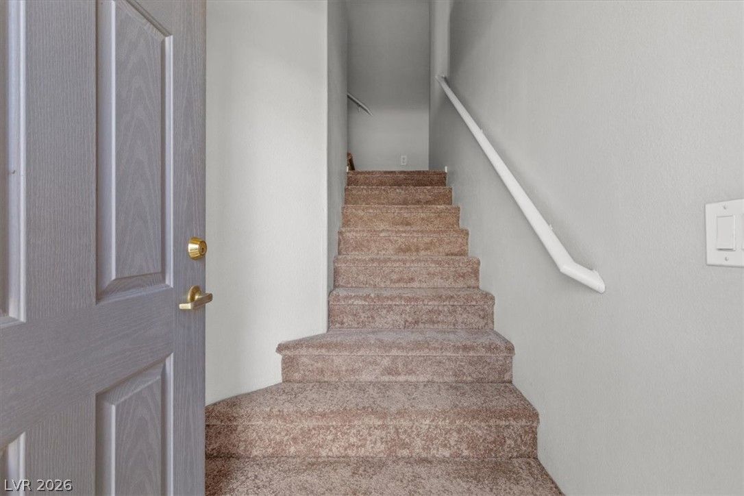 6592 STROLLING PLAINS Lane 101 — photo 5 of 28
