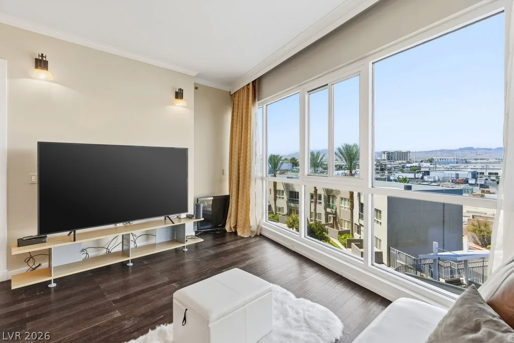 4525 Dean Martin Drive 402 — photo 5