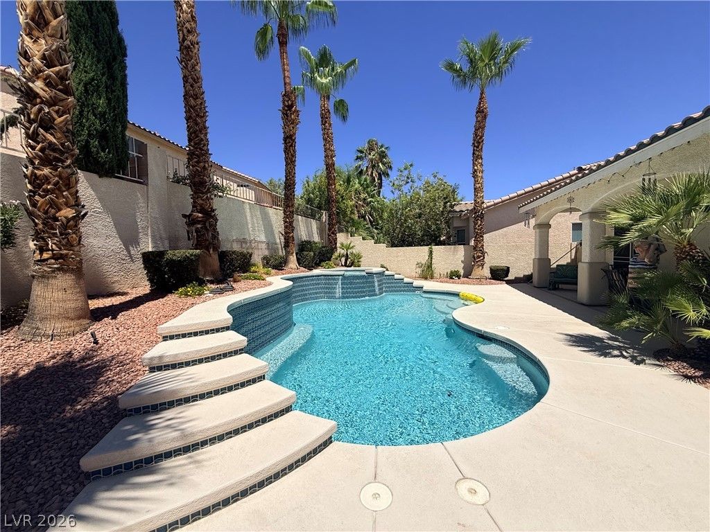 3139 Surf Spray Street — photo 2 of 3
