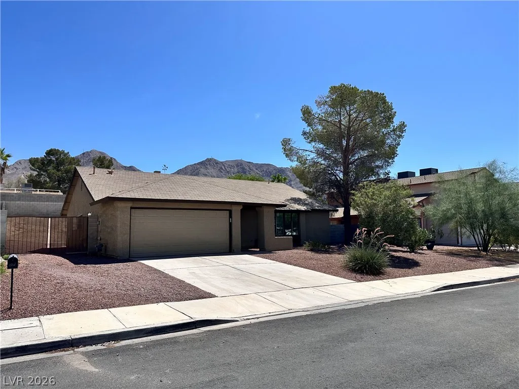 1700 Rolling Hills Drive — photo 3