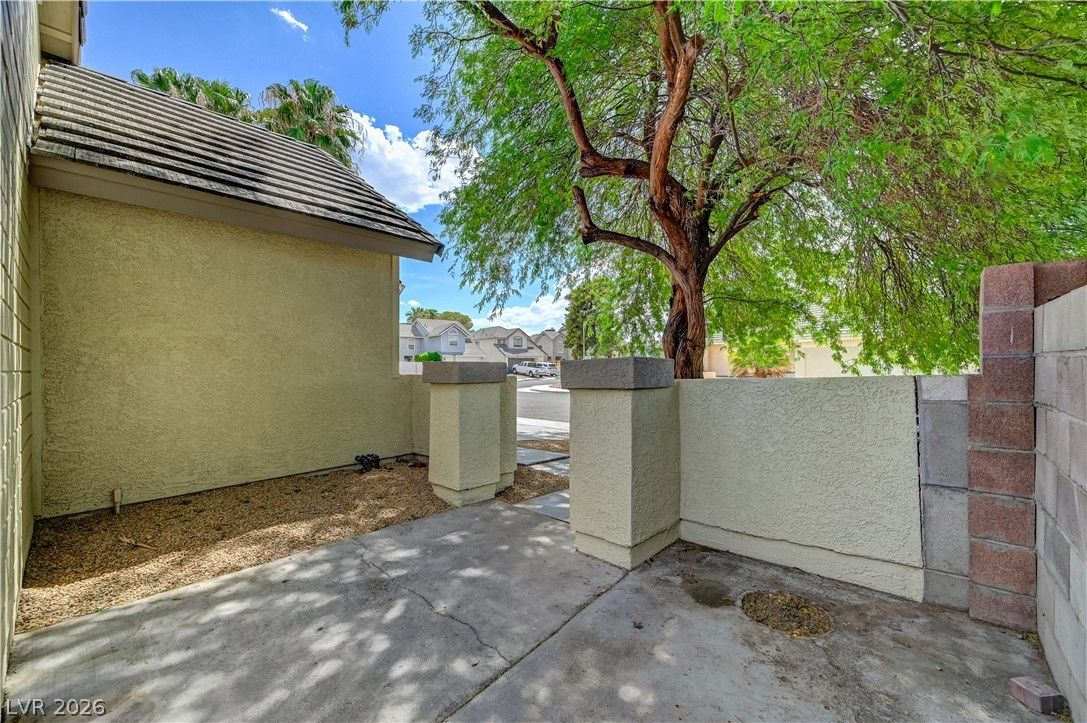 386 El Pico Drive — photo 3