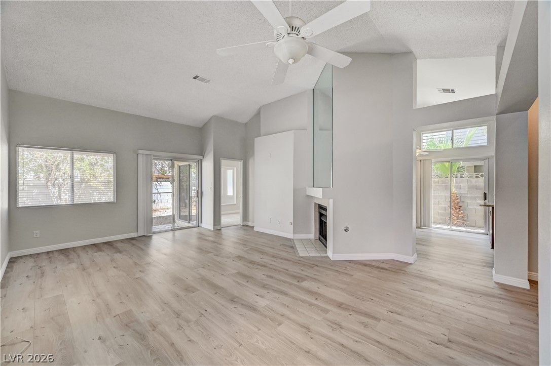 386 El Pico Drive — photo 4