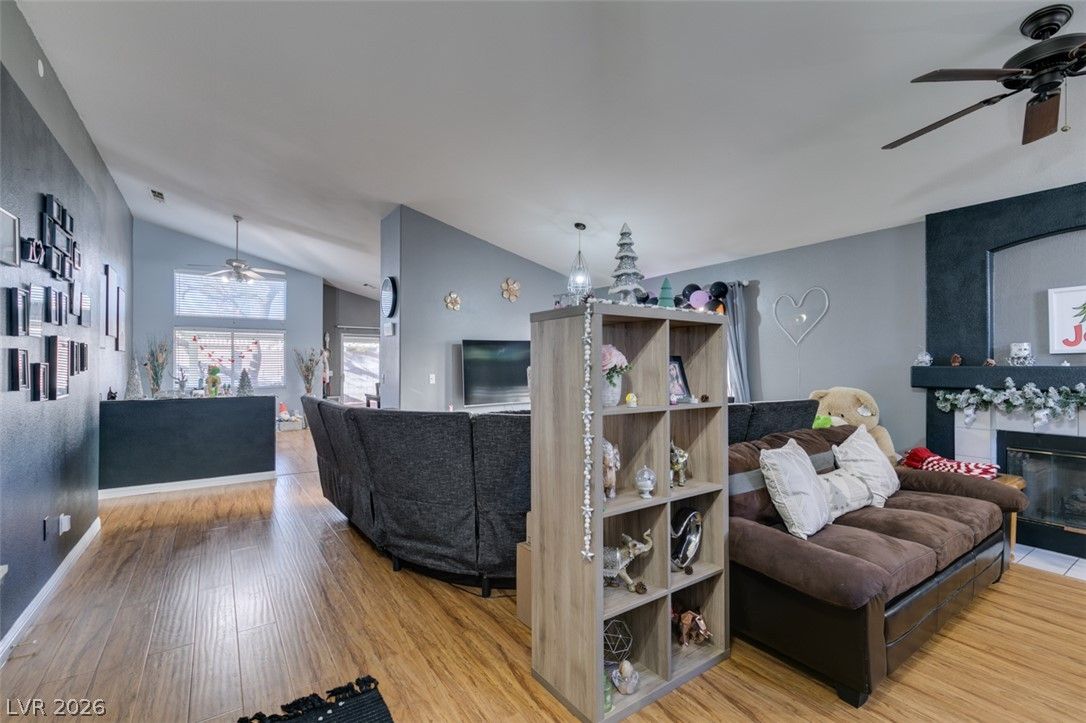 1235 Pagentry Drive — photo 3