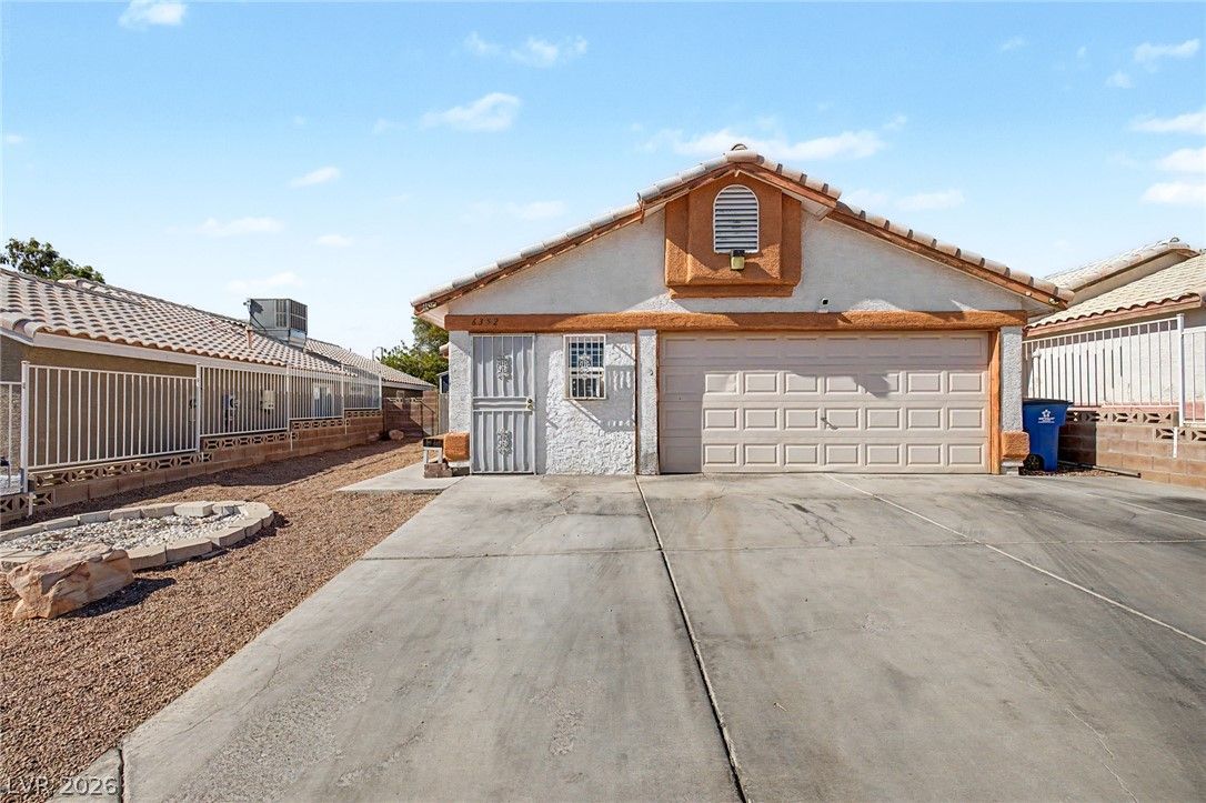 6352 Gold Canyon Drive — photo 2