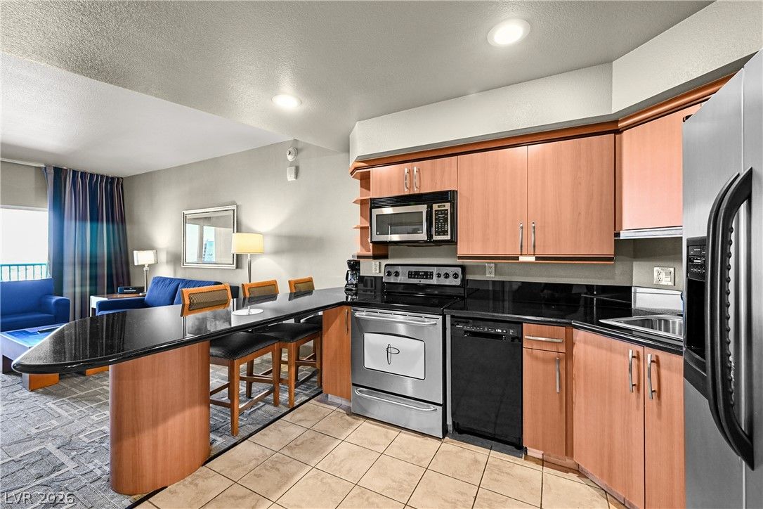 211 East Flamingo Road 1407 — photo 1