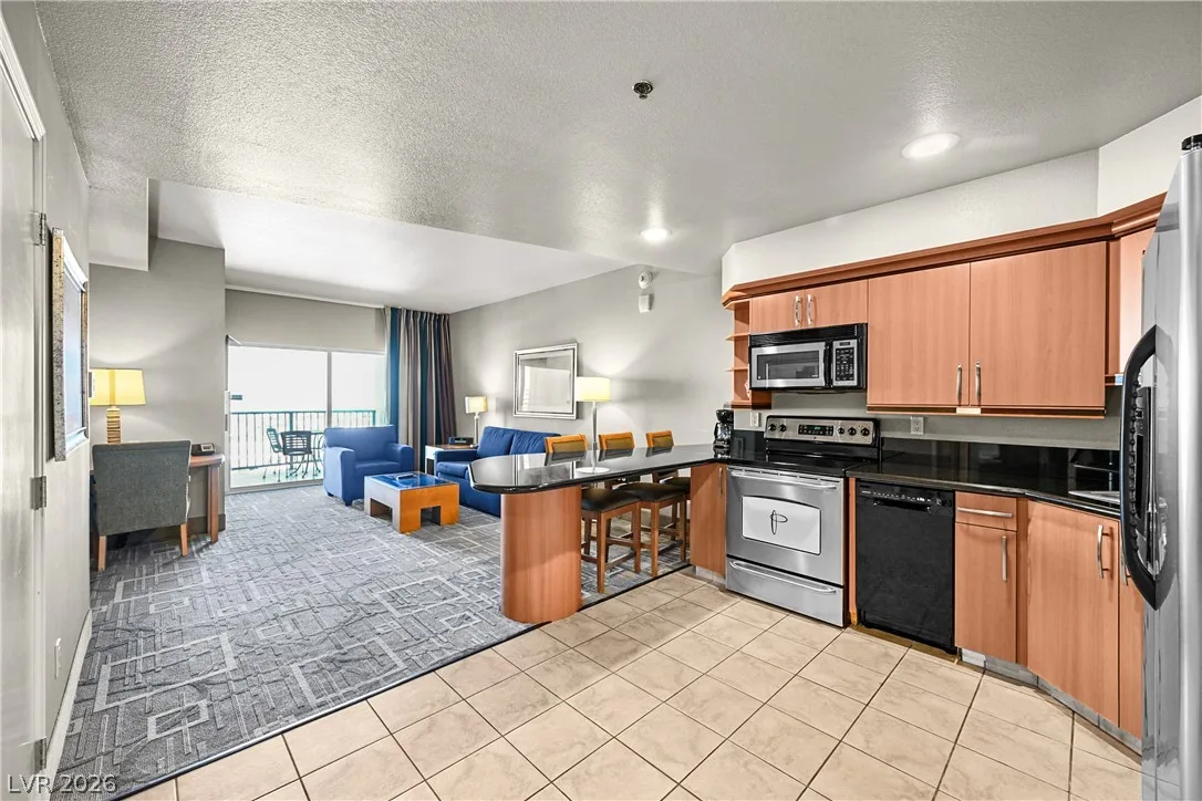 211 East Flamingo Road 1407 — photo 2