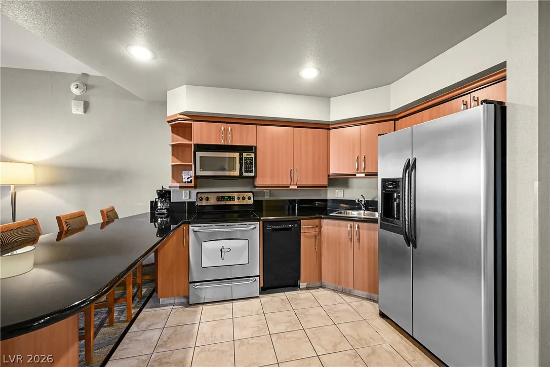 211 East Flamingo Road 1407 — photo 3