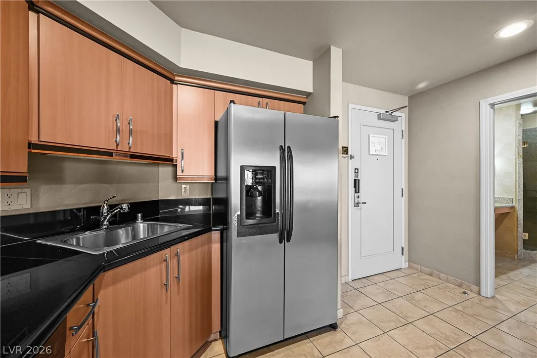 211 East Flamingo Road 1407 — photo 4
