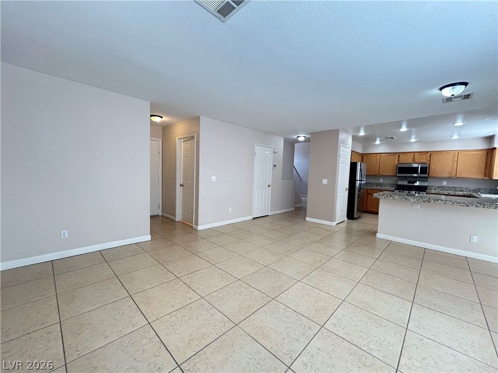 9317 Mountain Cliffs Avenue — photo 4