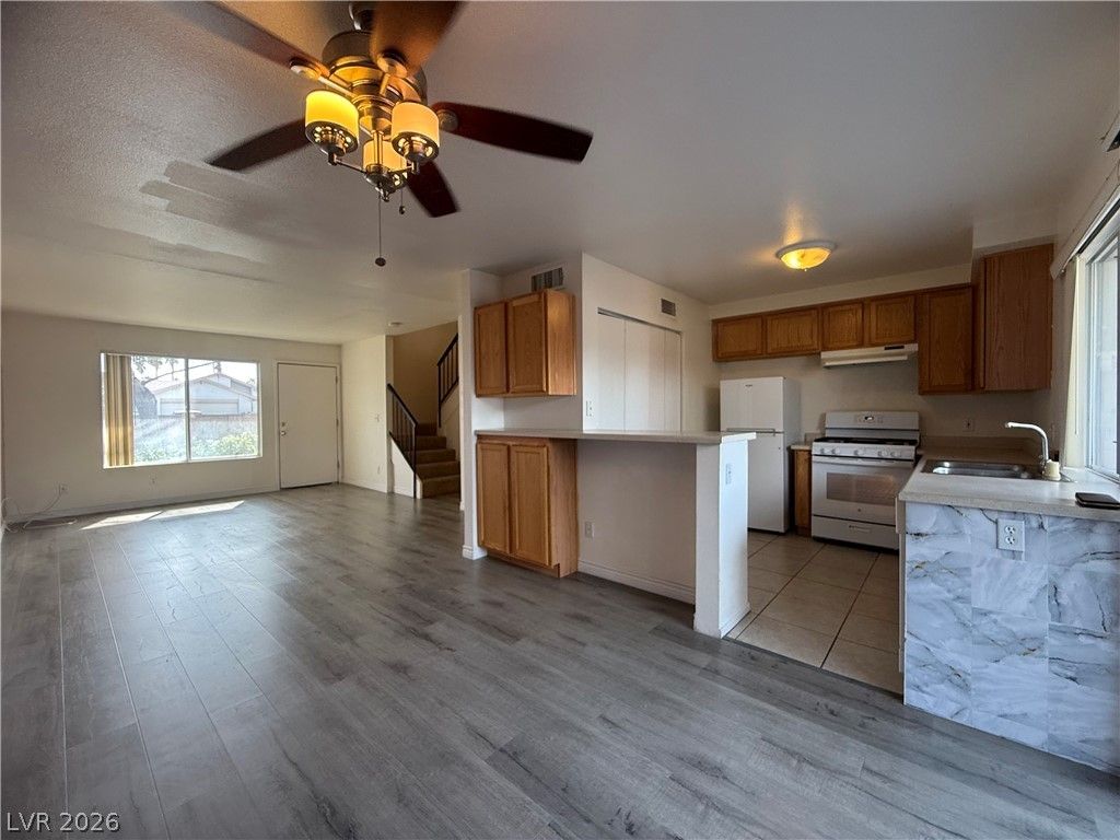 6211 Meadowhaven Lane — photo 2