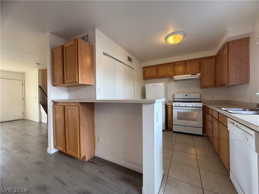 6211 Meadowhaven Lane — photo 3