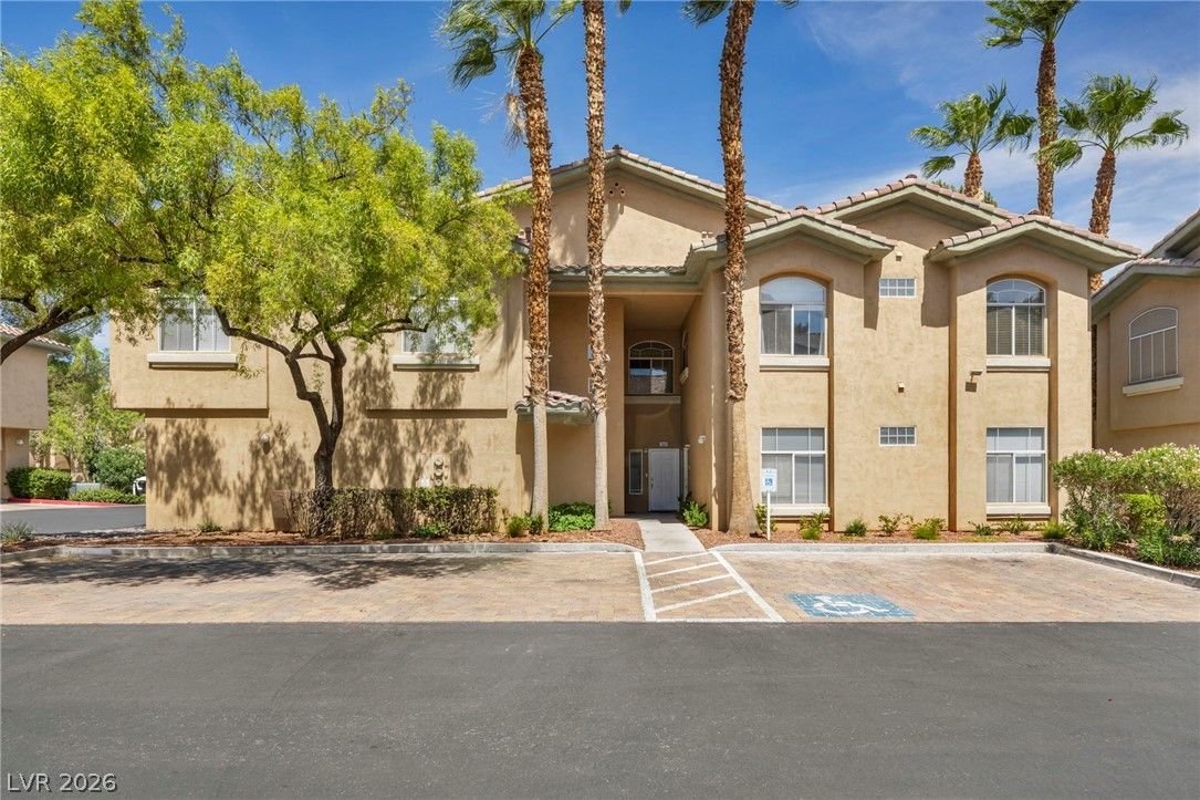 8709 Red Rio Drive 203 — photo 2