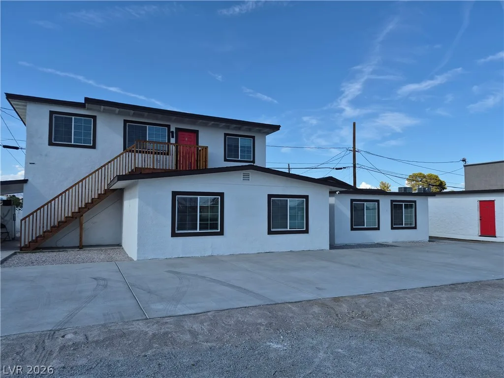 3608 East Cheyenne Avenue — photo 2