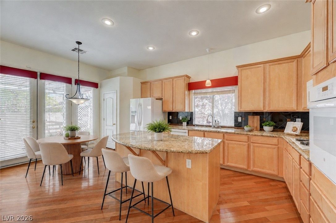 33 Staghorn Street — photo 3