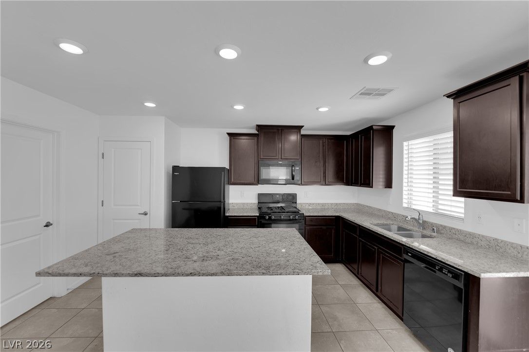 6421 Broadcloth Court — photo 2