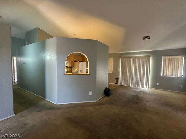 686 Skyline Road — photo 4 of 13
