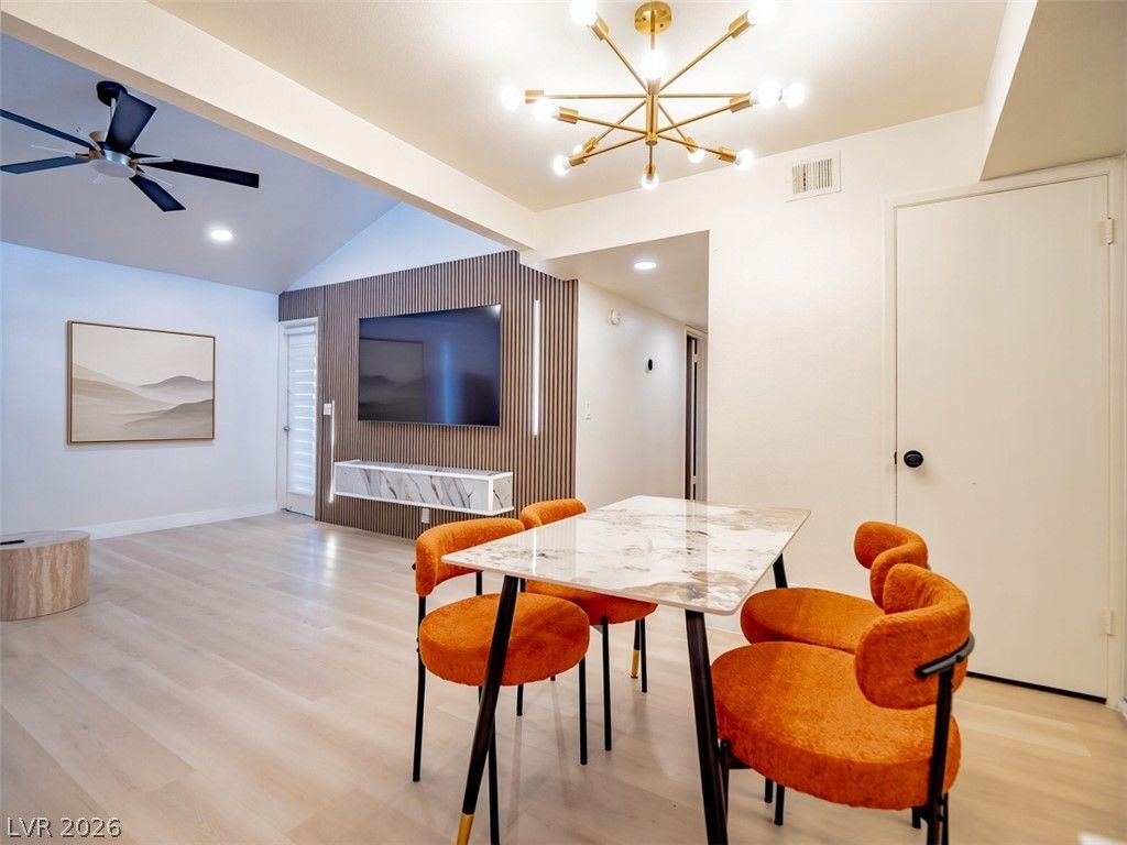 1701 East Katie Avenue 72 — photo 2 of 33