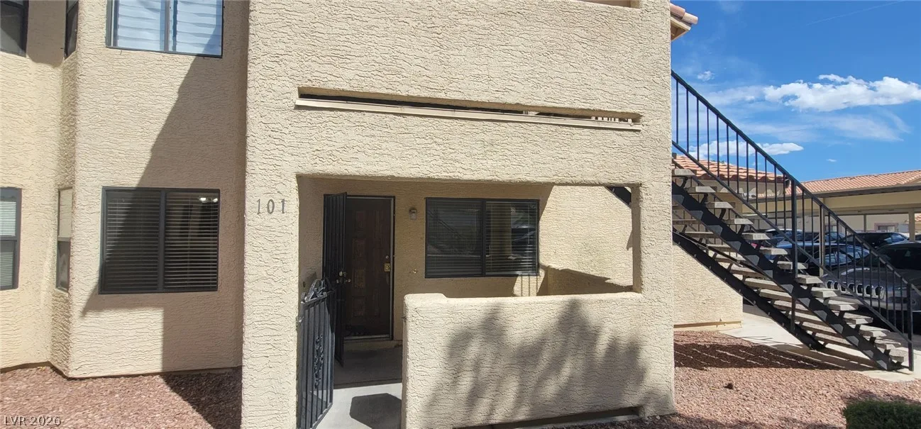 1204 Observation Drive 101 — photo 2