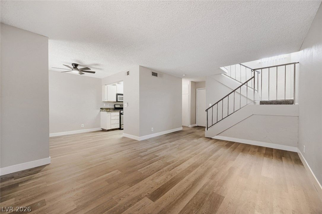 4362 Caliente Street 11 — photo 4