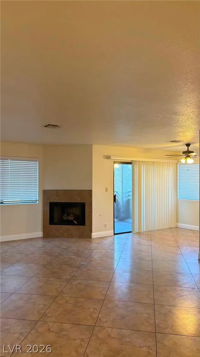5038 South RAINBOW BL Boulevard 102 — photo 3