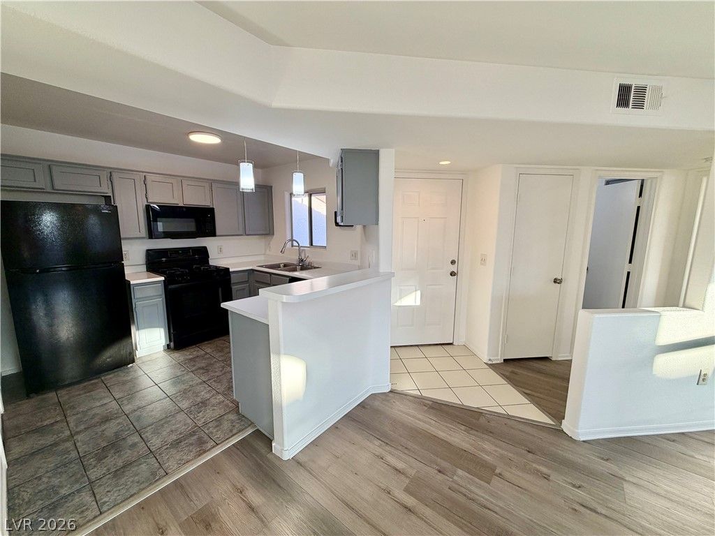 4555 East Sahara Avenue 240 — photo 3