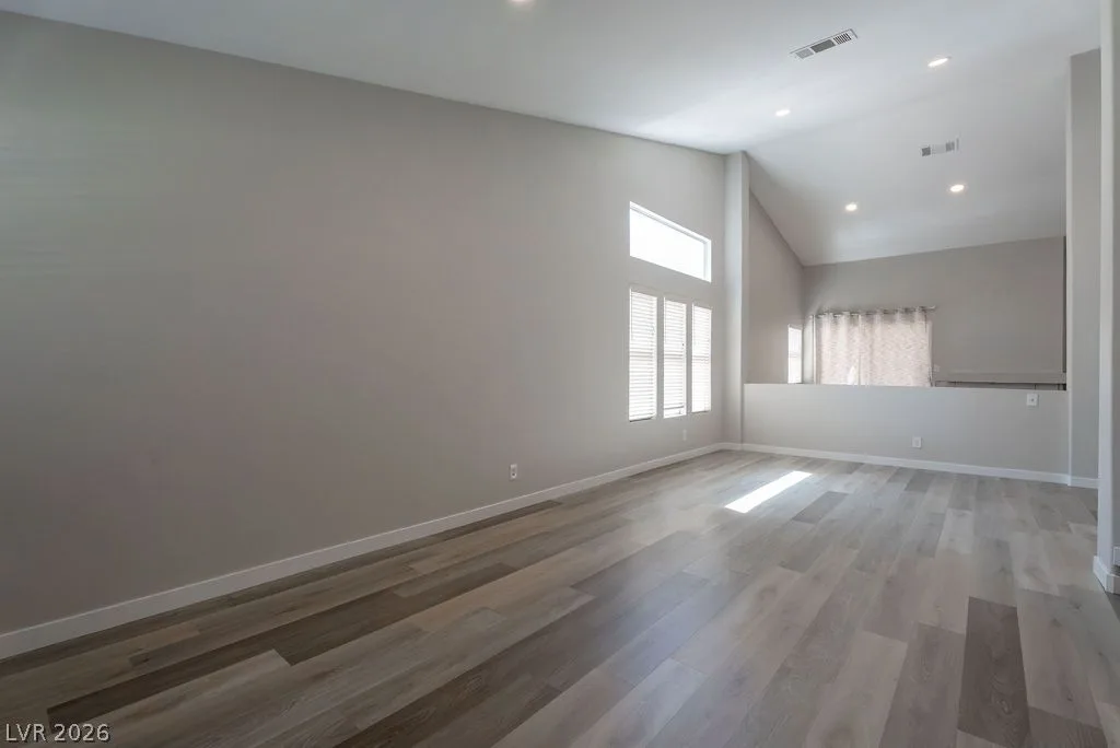 1735 Navarre Lane — photo 3