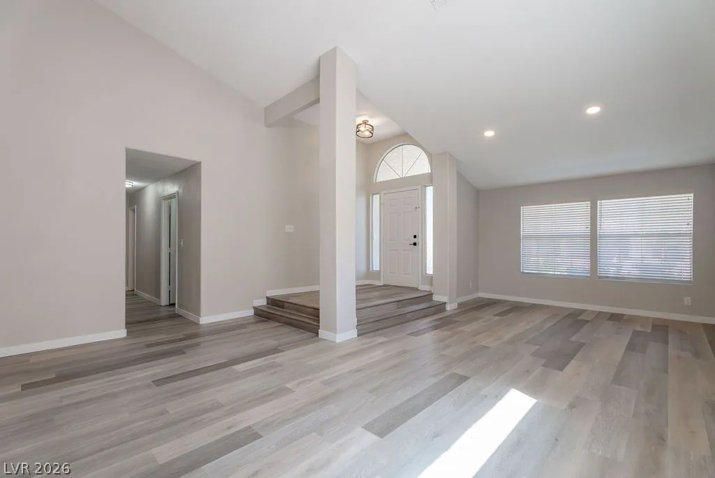 1735 Navarre Lane — photo 5