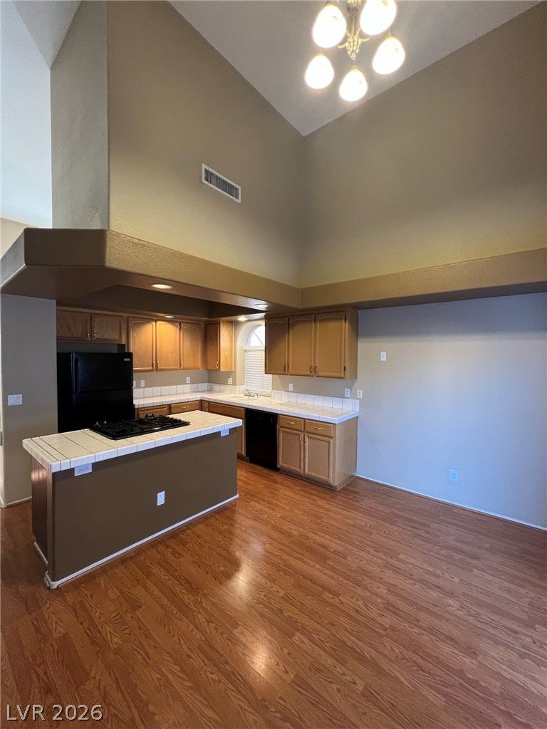 8744 Country View Avenue — photo 4 of 9