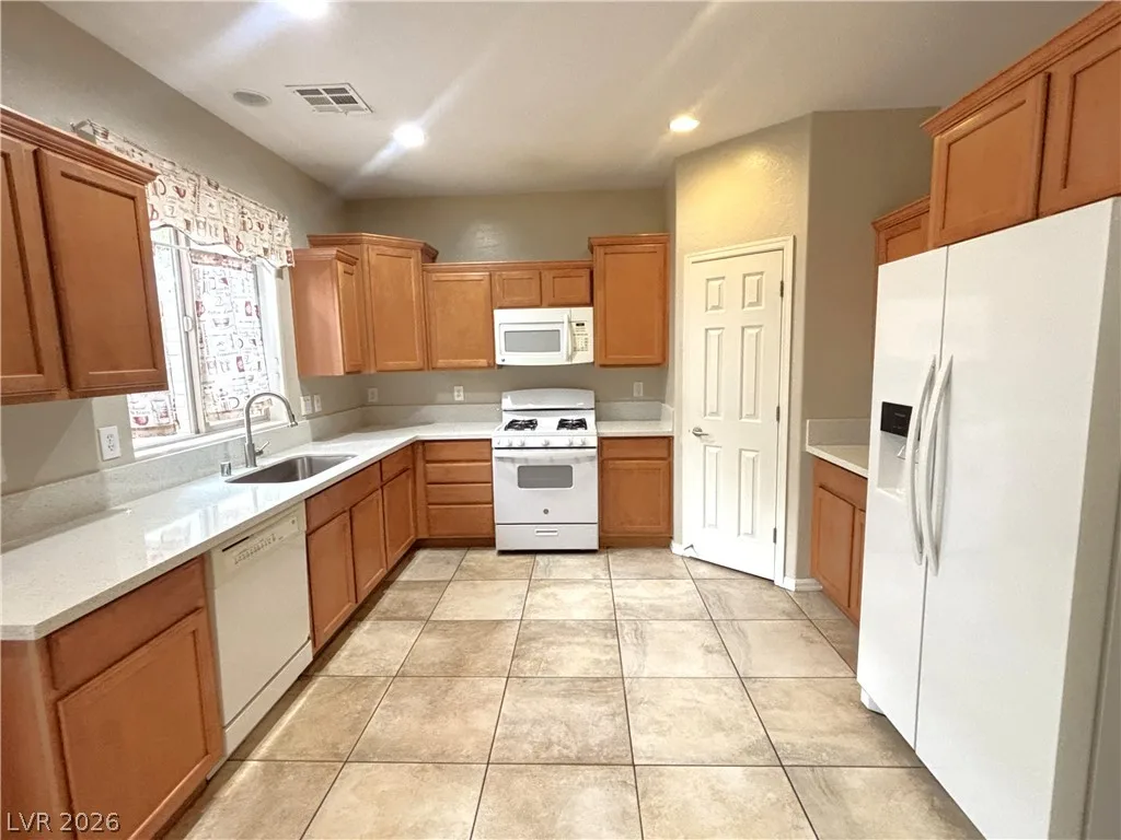 11825 ALAVA Avenue — photo 3