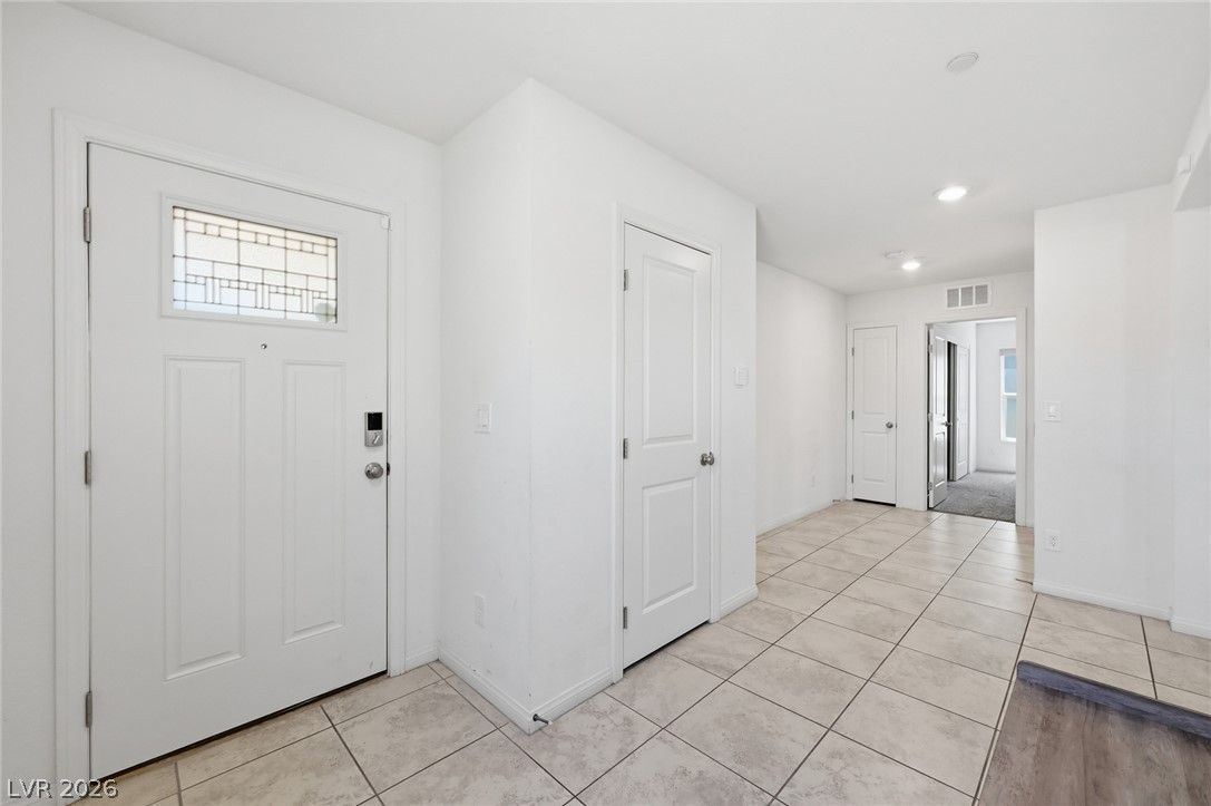 8370 Vinamala Avenue — photo 3