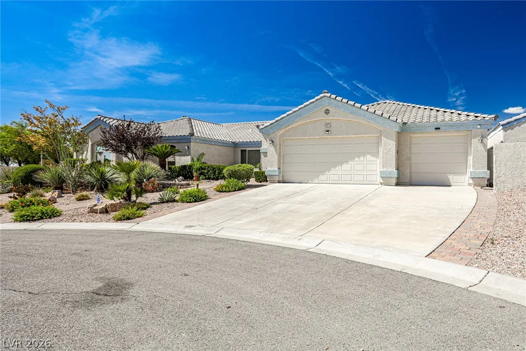 6025 Egan Crest Drive — photo 2